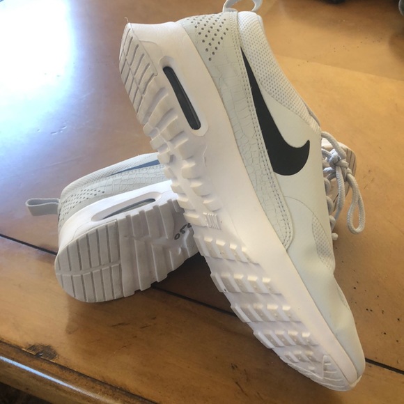 Nike running shoes - Picture 2 of 3